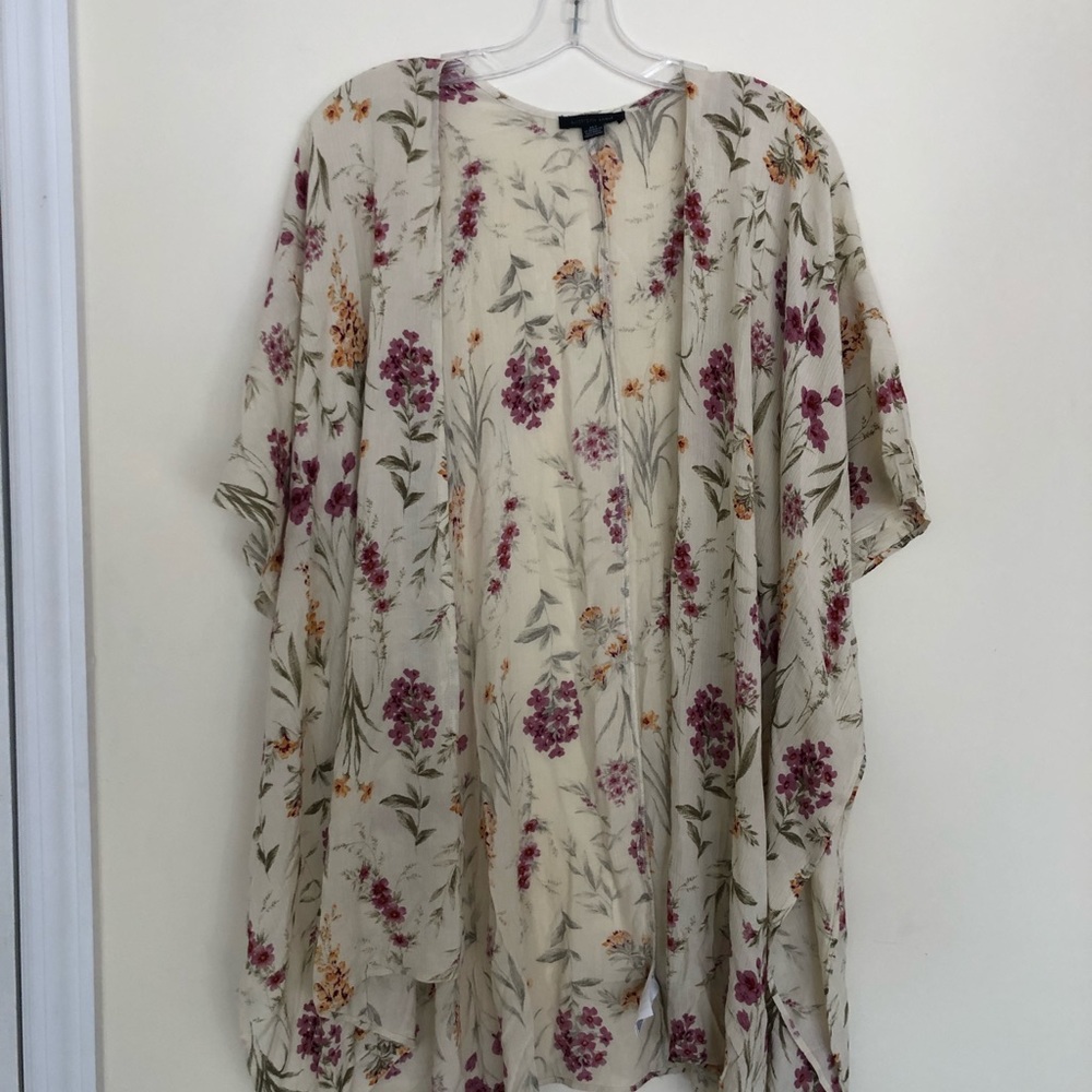 American Eagle Outfitters Floral Print Kimono